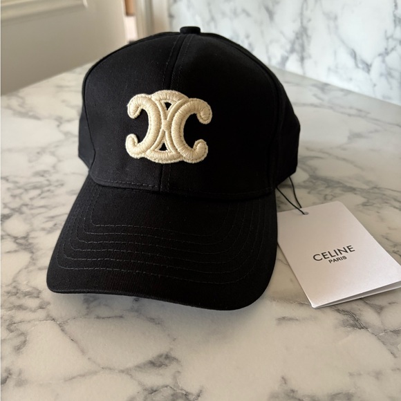Celine Black Hat with Cream Emblem - Picture 1 of 5